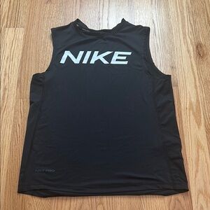 Nike Pro Black Sleeveless Athletic TopSize Medium boys